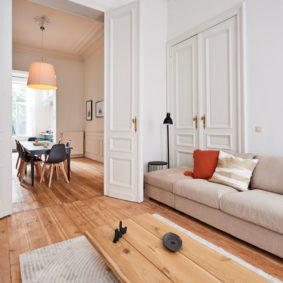 comfortable living room in a flatshare close to the european commission with internet and netflix