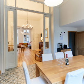fully equipped kitchen in a shared house for expats in Brussels
