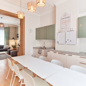 fully equipped and super modern kitchen close to the city center of Brussels