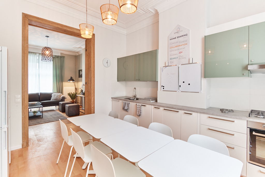 fully equipped and super modern kitchen close to the city center of Brussels