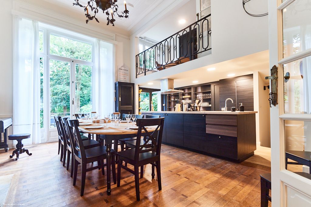 fully equipped and renovated kitchen in a shareed house for internationals in Brussels