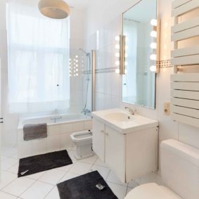 private bathroom for a tenant in a shared house for expats in Brussels close tot he city center