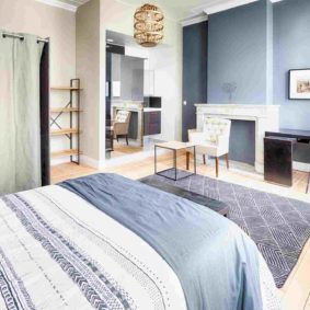 fully furnished comfortable room in the blue style with private shower in a community driven house for expats in Brussels