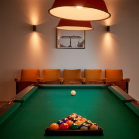 pool room in a shared house for young professionals in Brussels close to different points of interest