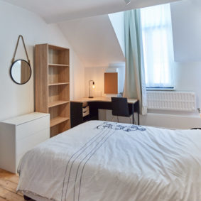 comfortable room with a cosy design in a fully refubished house of 2019 for expats