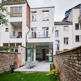 nice garden and lovely terrace in a shared house for expats in Brussels