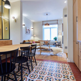 fully equipped kitchen including oven and microwave in a well-located shared flat for young professionals in Ixelles