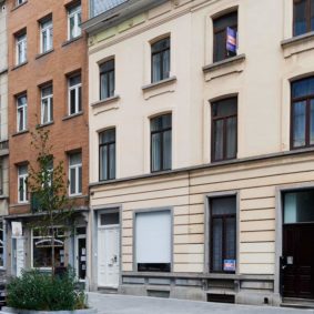 Fully renovated house (2020) of 250 m² comprising 7 comfortable fully furnished bedrooms (16-25m²) with private bathroom
