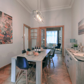 dining room in a fully refurbished mansion to rent in Brussels