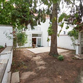 sunny and spacious garden and terrace in a shared house for young workers in Brussels