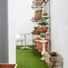 lovely sunny terrace in a coliving with an international community well-located in the heart of Brussels