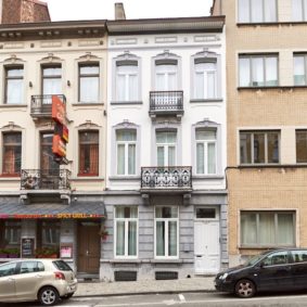 Fully renovated house (2020) of 275 m² near the European commisson in the EU quarter comprising 8 comfortable fully furnished bedrooms (16-24 m²) for a homesharing