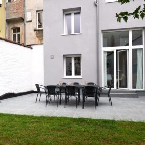 nice garden in a fully renovated house to rent for young professionals in Brussels with BBQ