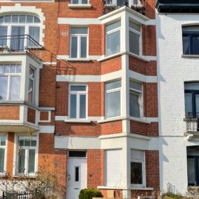 Fully renovated shared house (300m²) in Woluwe with 6 fully furnished rooms with private shower and private WC to live in a community with young international professionals
