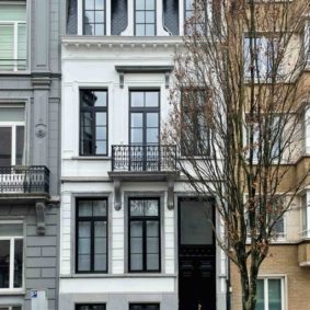 Fully refurbished and furnished house (2021) near Cinquantenaire Park with 9 furnished rooms and fully equipped kitchen and laundry room