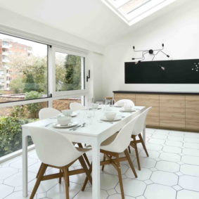 Fully-furnished kitchen for a shared space in Brussels with young expats to share a meal or diner together