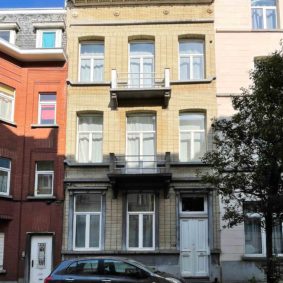Fully renovated house near EU quarter includind 10 spacious and fully furnished bedrooms for young expats