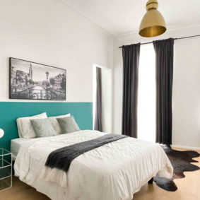 Lovely room well decorated by a Belgian interior design and fully furnished in the heart of Brussels