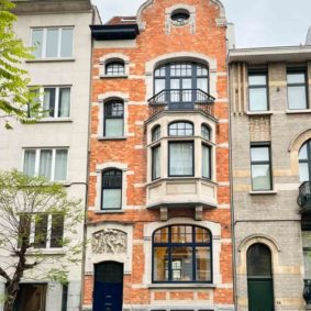 Fully renovated house near Montgomery quarter includind 11 beautiful and fully furnished bedrooms for young international workers