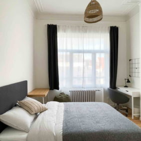 Well-decorated room with large dressing and wooden floor in a coliving space near Montgomery
