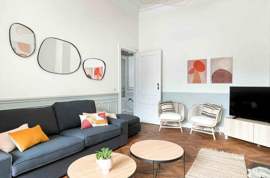 LATOUR - Living room