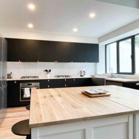 Fully-equiped kitchen in expat housing in Brussels