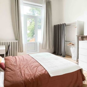 Luminous bedroom in shared house near the center of Brussels