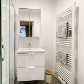 Modern bathroom at ShareHome shared house near Cinquantenaire