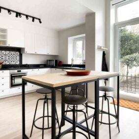 Modern shared kitchen at ShareHomeBrussels coliving in Woluwe