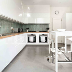 Modern kitchen in ShareHomeBrussels coliving with E40 access